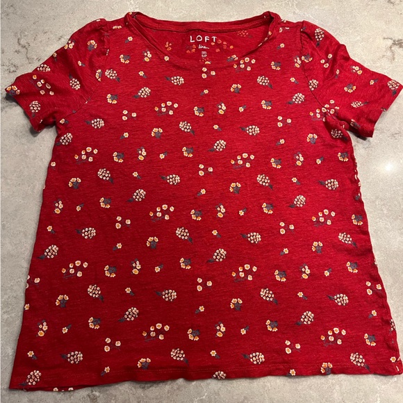 LOFT Tops - Loft/women’s top, size SP, red with flower print